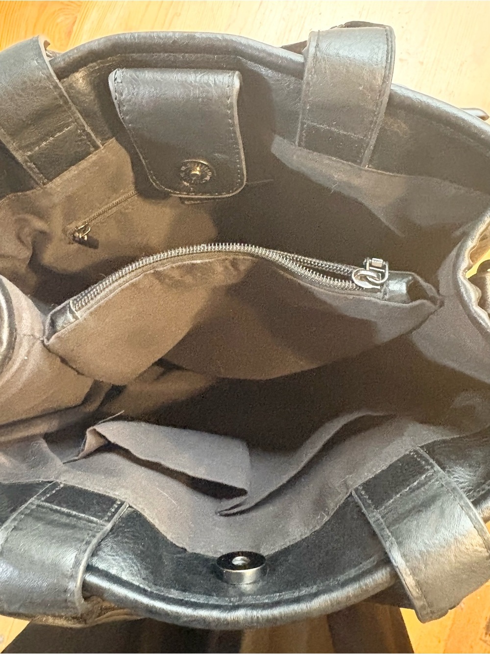 Black Studded Tote Bag - Classic Women's Handbag - Picture 3 of 3